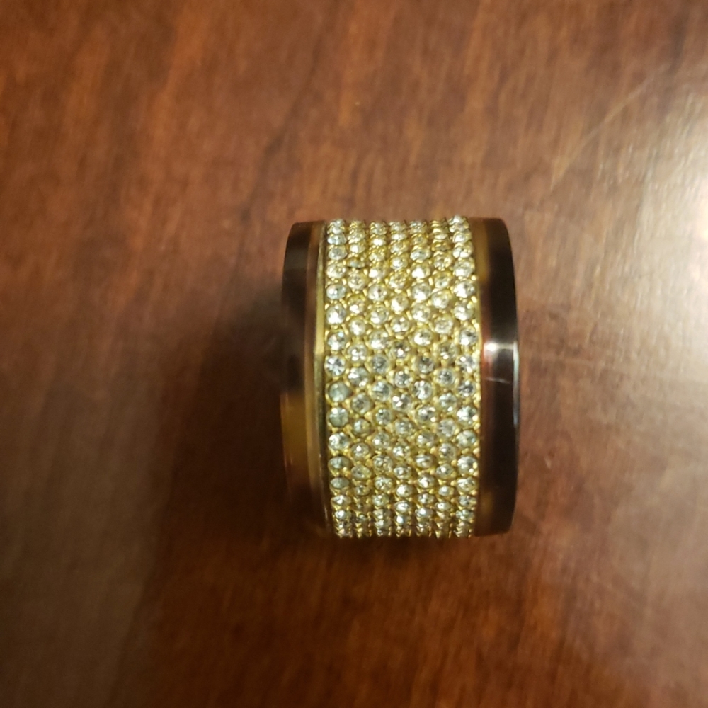 Ring - Picture 2 of 4